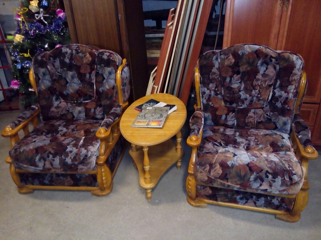 Продам: гарнитур диван и 2 кресла