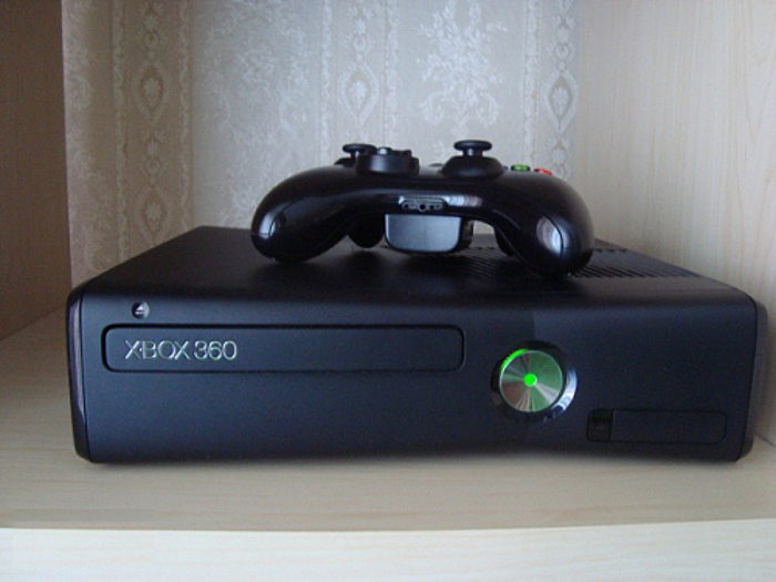Продам:  Xbox 360 Slim 250Gb прошитый