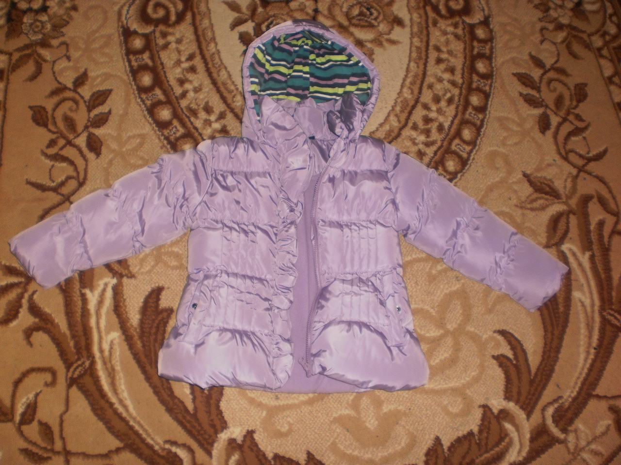 Продам: Теплая зимняя куртка для девочки