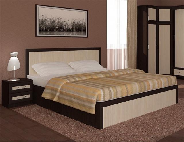 Продам: Кровать двуспальная с матрасом в наличии