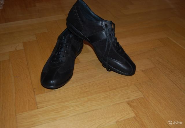 Продам: Новые Итальянские кроссовки