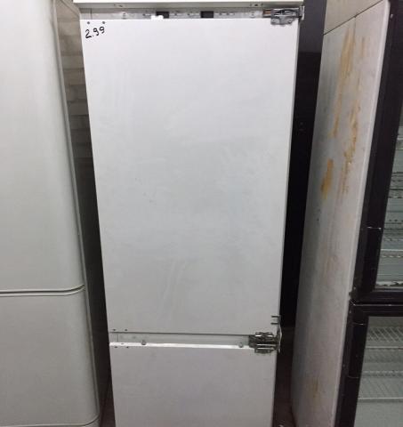 Продам: Рабочий встраиваемый холодильник  