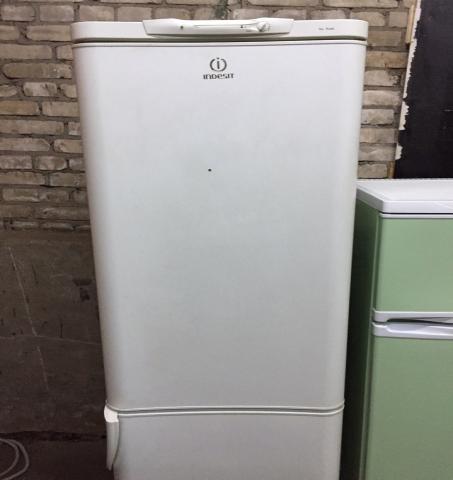Продам: Рабочий 2-камерный холодильник