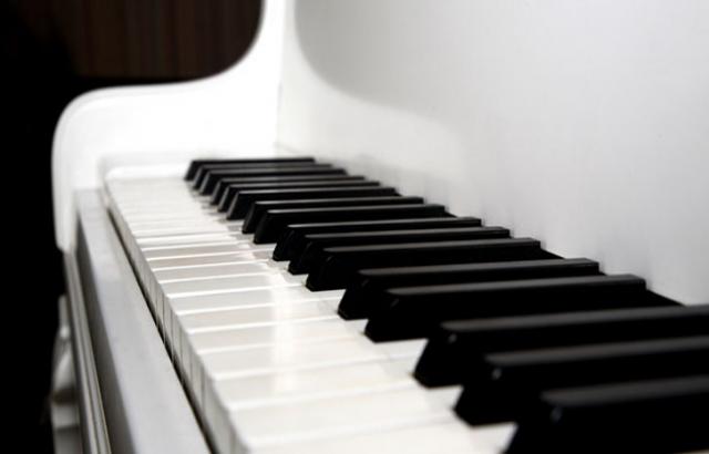 Предложение: Уроки по фортепиано курс сочини музыку
