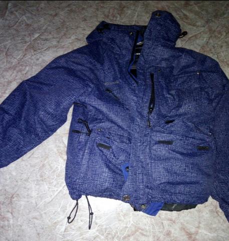 Продам: Горнолыжная куртка 46 размера.