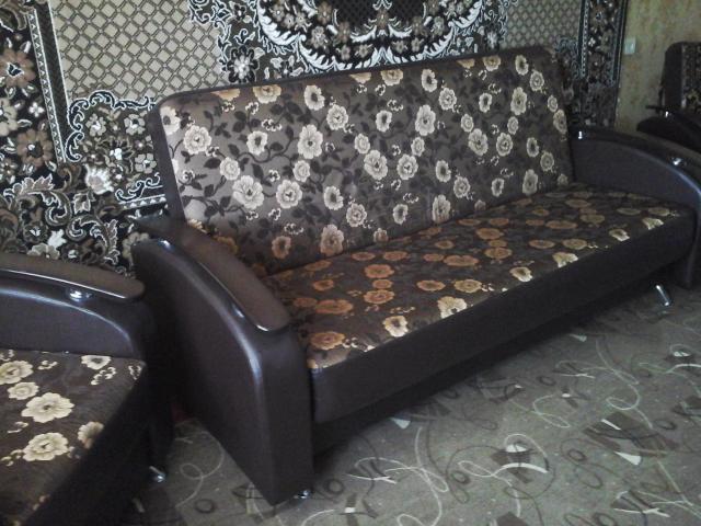 Авито энгельс диван. Старые диваны и кресла. Диван кресло б/у. Диван Вольск. Комплект диван и 2 кресла в базовой комплектации до 20000.