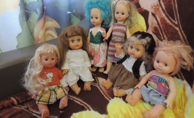 Продам: Куклы одним лотом