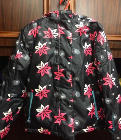 Продам: Новая куртка для девочки рост 158
