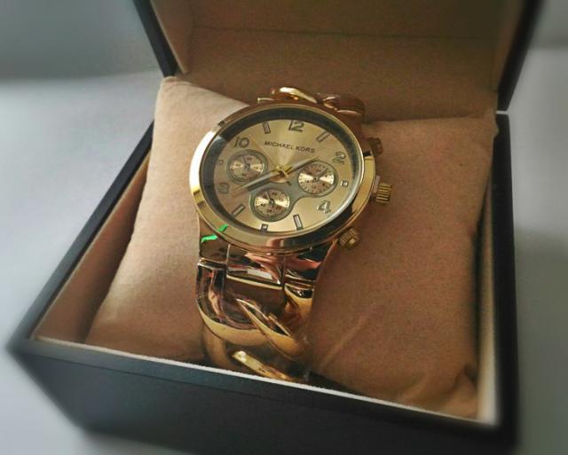 Продам: Наручные часы Michael Kors