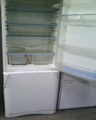 Продам: Отличный б/у холодильник