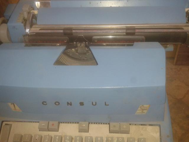 Продам: Печатная машинка "Консул"