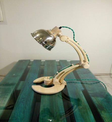 Продам: настольная лампа