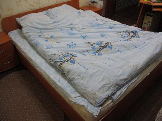 Продам: Двуспальная кровать