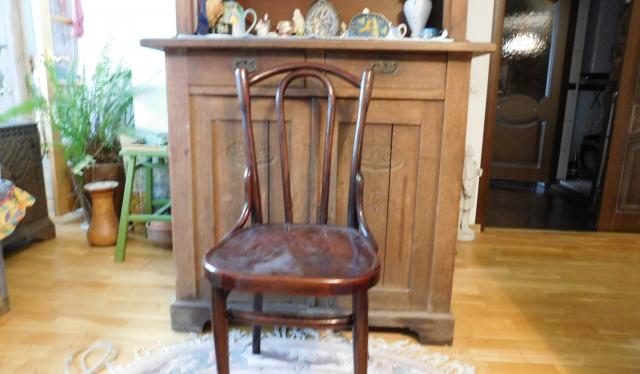 Продам: Старинный    стул