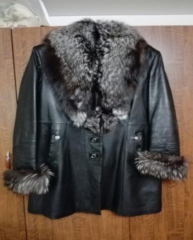 Продам: кожаное пальто 