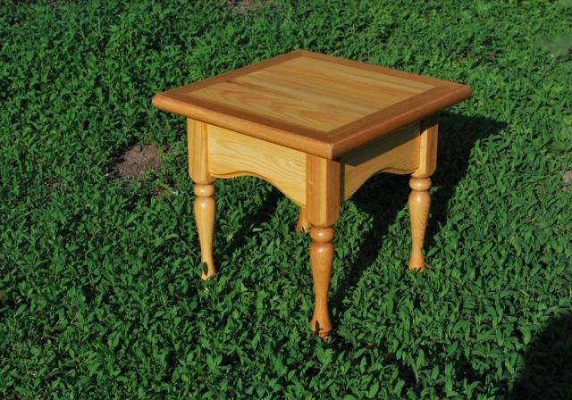 Продам: Деревянный столик "Контрастная комбинаци