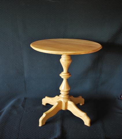 Продам: Деревянный столик из дуба