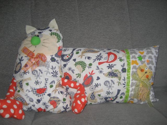 Продам: Котик обнимашка + подушка. 