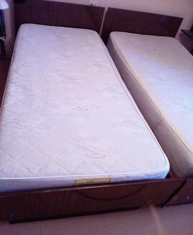 Продам: кровати с матрацами 