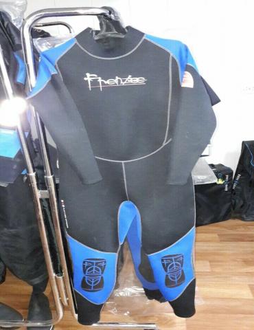 Продам: костюм подводный 3мм
