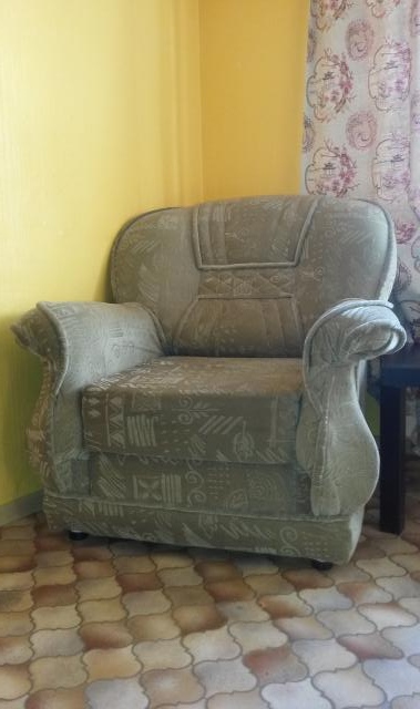 Продам: Диван и кресло