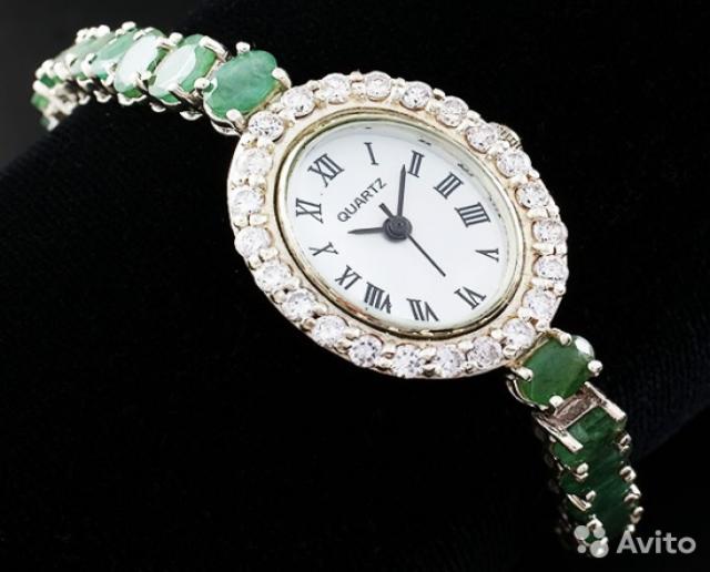 Продам: Серебряные часы с натуральн.изумрудами