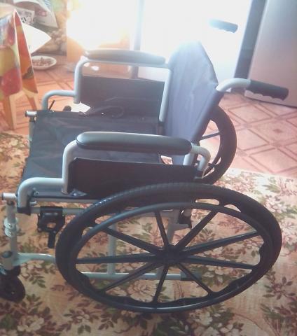 Продам: Кресло-коляска для инвалидов Xeryus100. 