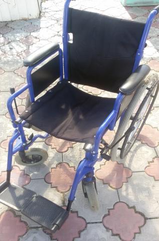 Продам: Кресло-коляска для инвалидов