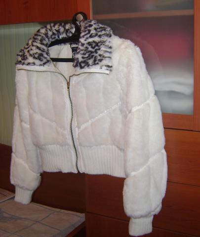 Продам: Продам женскую демисезонную куртку