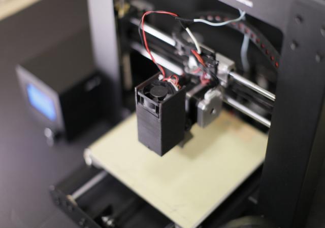 Продам: 3D принтер + лазерный гравер + лазерный 