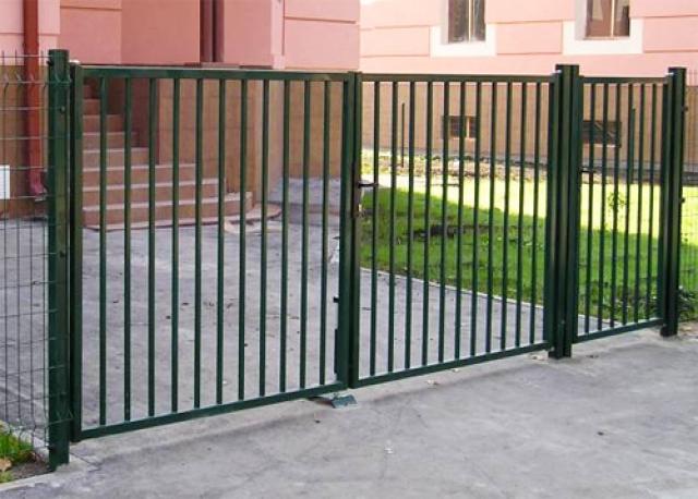 Продам:   Продаем садовые металлические ворота 
