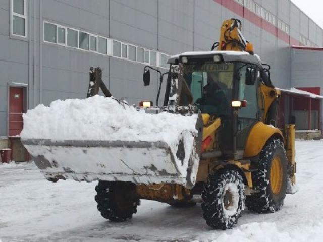 Предложение: Чистка снега тракторами.Вывоз снега.