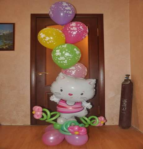 Продам: Фигурка из воздушных шаров Китти на подс