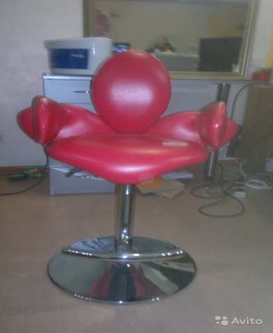 Продам: Детский парикмахерский стульчик Цветок 