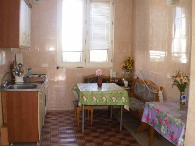 Предложение: Номера, комнаты, квартиры в Крыму дешево