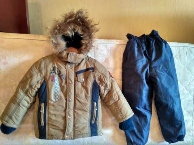 Продам: Зимняя куртка и комбинезон на мальчика