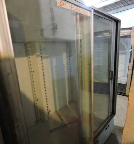 Продам: Шкаф-витрина холодильный