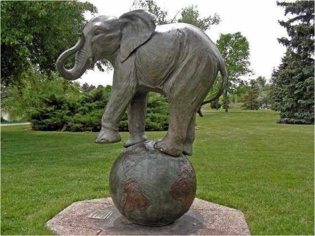 Продам: Скульптура"Слон на Земном шаре"