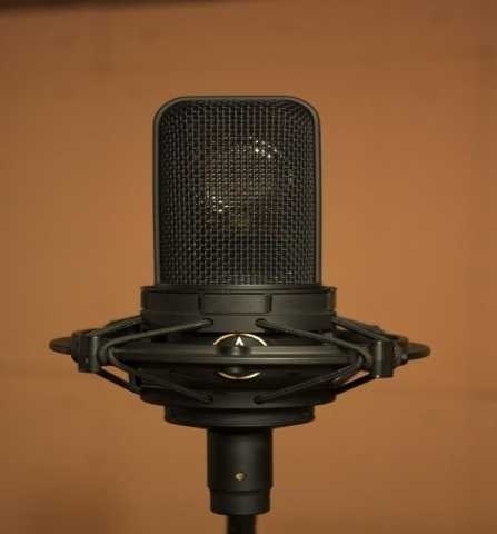 Продам: Студийный, конденсаторный микрофон AT 40