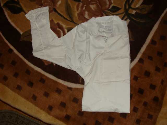 Продам: белые халаты (муж)