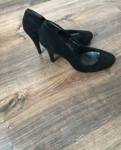 Продам: замшевые туфли