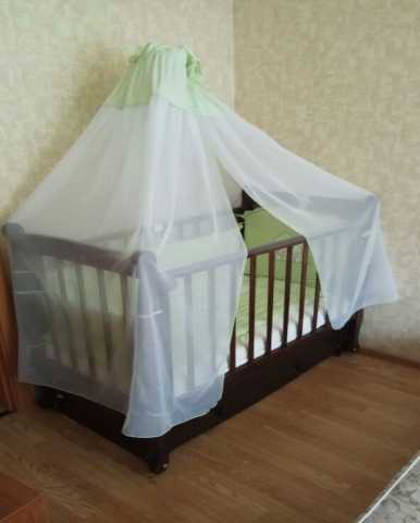 Продам: Детская кроватка и комод