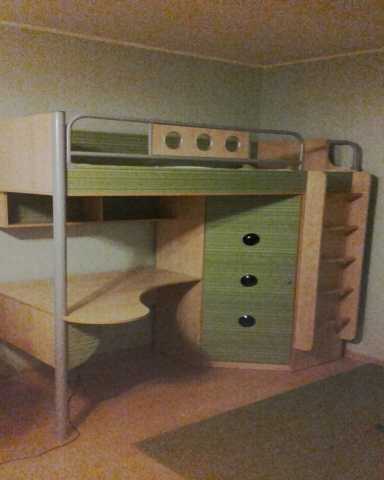 Продам: Детскую кровать.