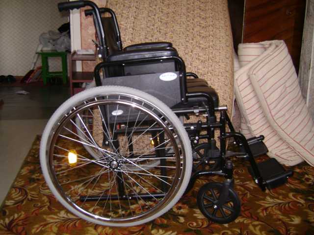 Продам: Инвалидное кресло коляска 