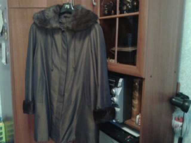 Продам:  Зимняя куртка с норковым воротником