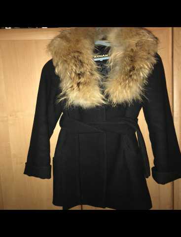 Продам: Пальто зимнее с натуральным мехом