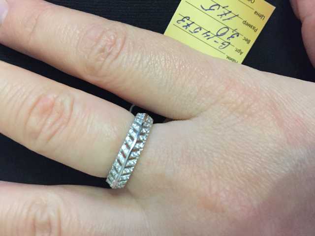 Продам: Серебряное кольцо. Новое 