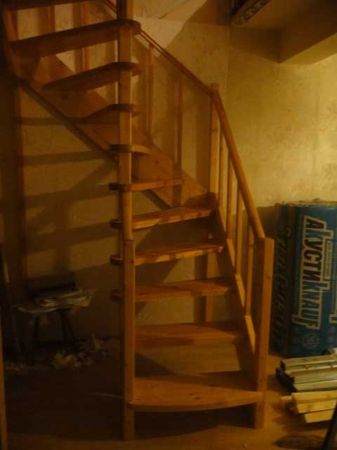 Продам: Лестница меж этажная сосна