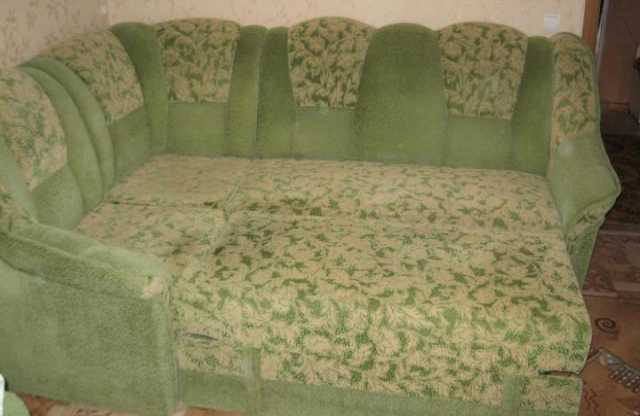 Продам: диван угловой