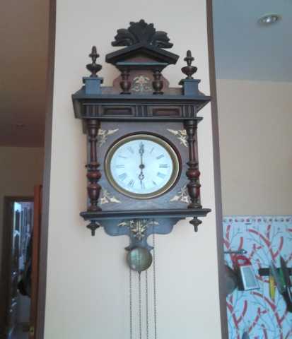 Продам: Старинные настенные часы с боем.
